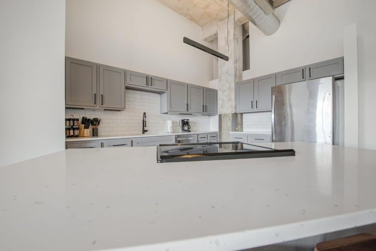 2Br 2Ba Spacious Historic Loft With Gym By Envitae Kansas City Ngoại thất bức ảnh