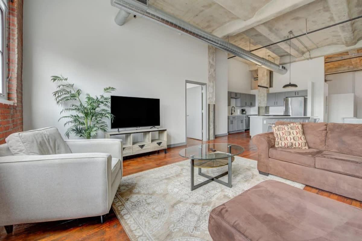 2Br 2Ba Spacious Historic Loft With Gym By Envitae Kansas City Ngoại thất bức ảnh